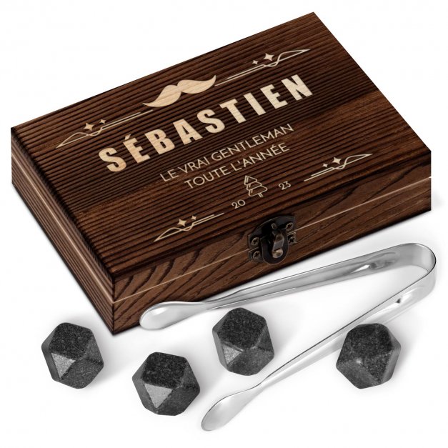 Pierres à whisky dans une boîte en bois personnalisée pour un homme pour Noël