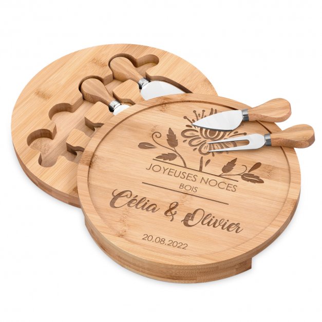 Plateau à fromage en bois avec gravure pour un couple pour noces de bois
