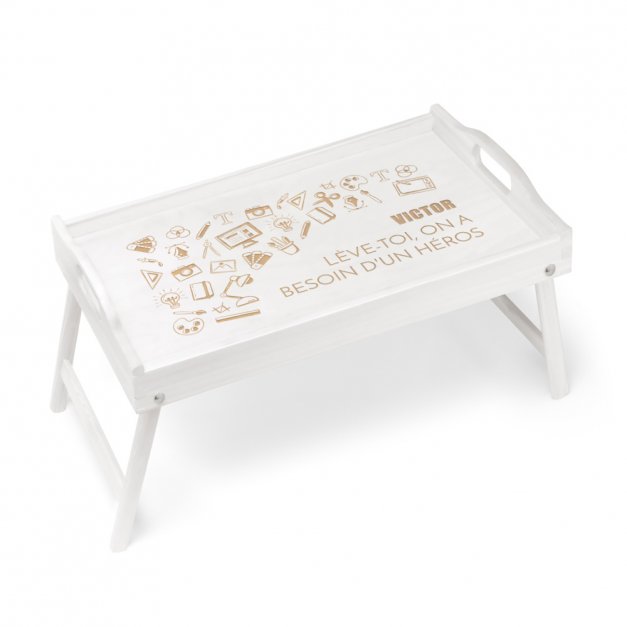 Plateau de lit pliable en bois avec gravure pour l'anniversaire d'un garçon