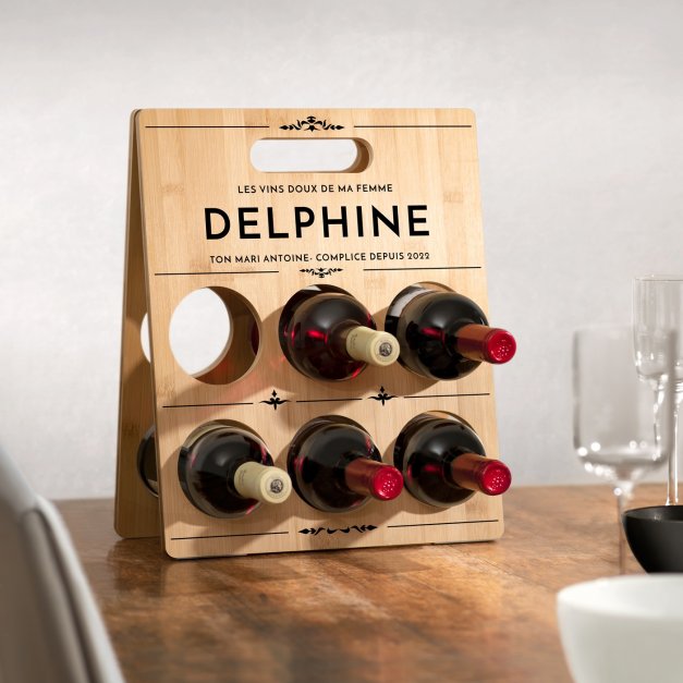 Casier à vin en bois personnalisé pour une femme pour l'anniversaire de mariage