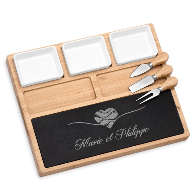 Plateau à fromage avec pierre gravée pour le marié et pour la mariée