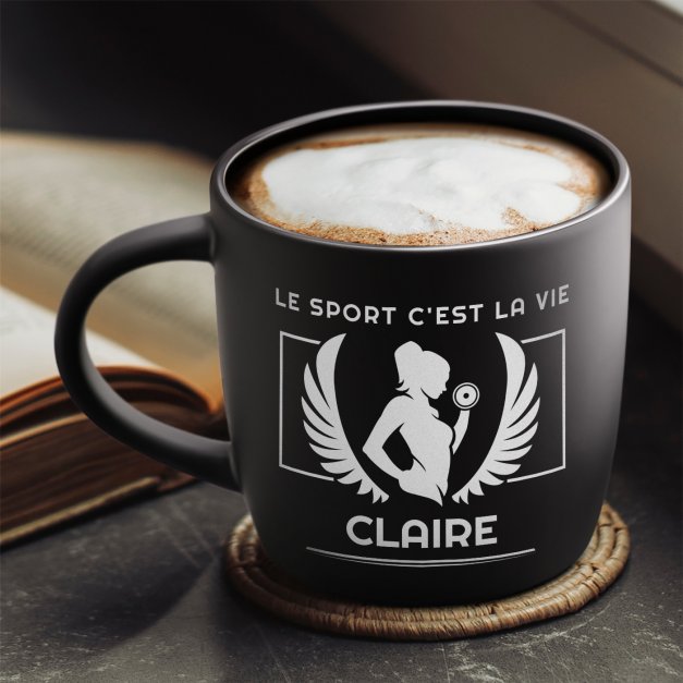Tasse noire en céramique avec gravure pour elle femme fan de sport