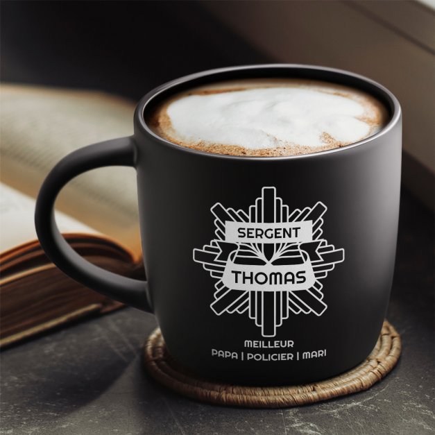 Tasse noire en céramique avec gravure  pour lui policier agent