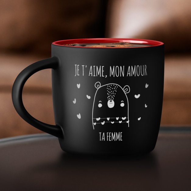 Tasse noire fond rouge en céramique avec personnalisation pour copain mari ourson