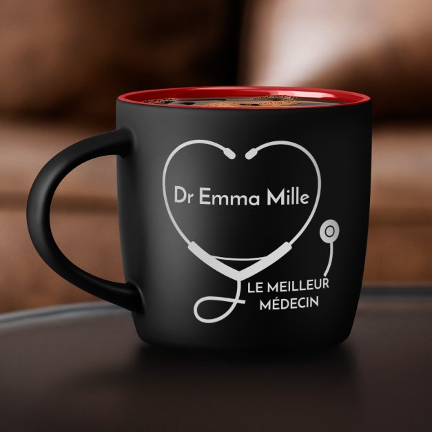 Tasse noire fond rouge en céramique avec personnalisation pour femme médecin docteur