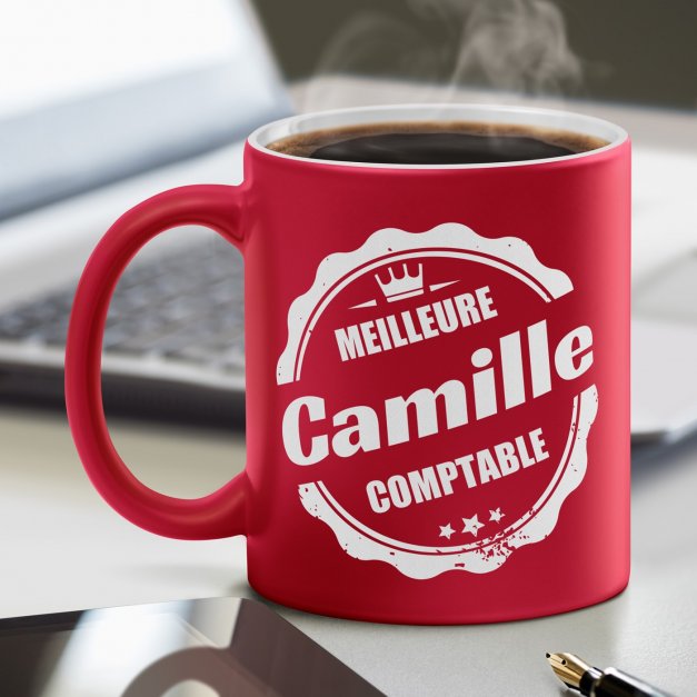 Tasse rouge en céramique fond blanc avec personnalisation pour comptable anniversaire