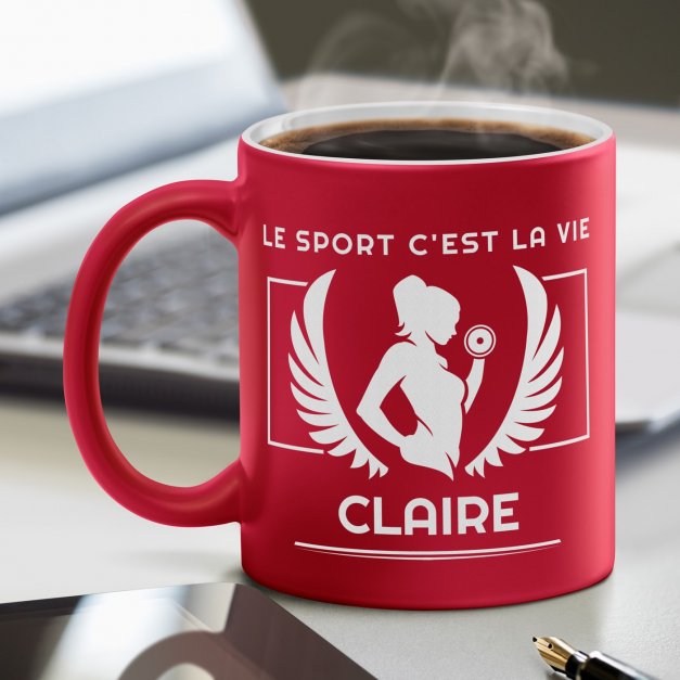 Tasse rouge en céramique fond blanc avec personnalisation pour elle sportive fitness anniversaire 