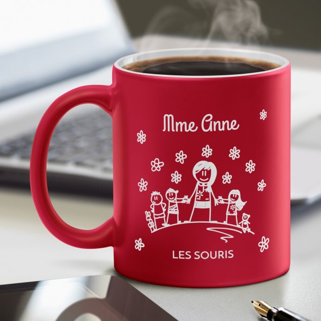 Tasse rouge en céramique fond blanc avec personnalisation pour professeur enseignante maternelle