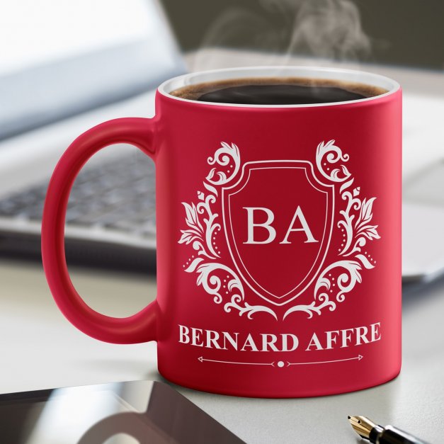 Tasse rouge en céramique fond blanc avec personnalisation pour homme gentleman  
