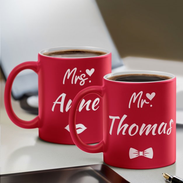 Set de 2 tasses rouges en céramique fond blanc avec personnalisation pour couple mr et mrs mariage st valentin