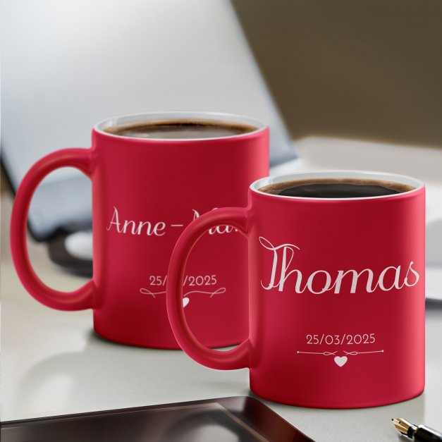 Set de 2 tasses rouges en céramique fond blanc avec personnalisation pour couple mari et femme fiancés mariés