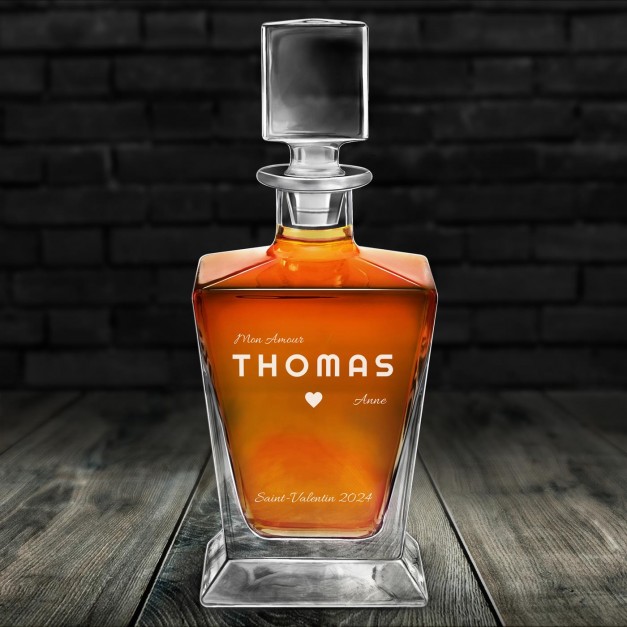 Carafe à whisky Pyramid avec gravure pour la Saint-Valentin