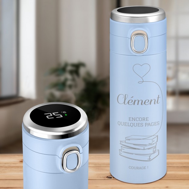 Mug isotherme bleu personnalisé avec un affichage LED pour un ami