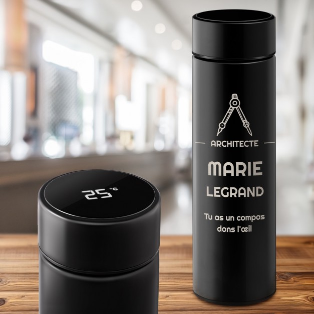 Bouteille isotherme noire personnalisée avec un affichage LED pour elle pour son anniversaire
