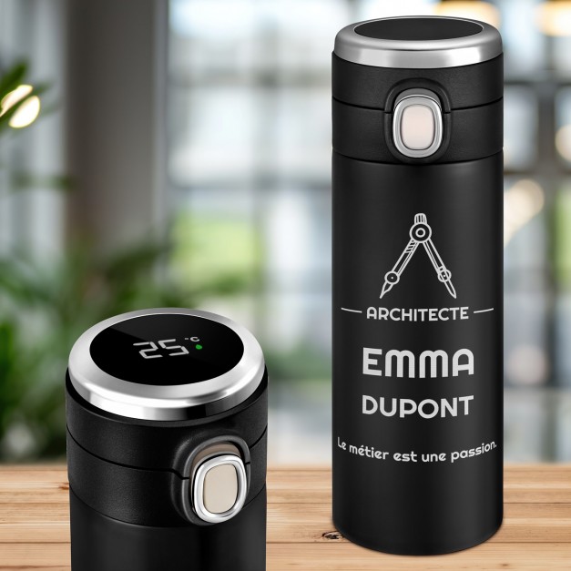 Tasse thermique noire avec gravure avec un affichage LED pour une amie pour une promotion de travail