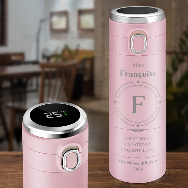 Mug isotherme rose avec gravure avec un affichage LED pour une prof