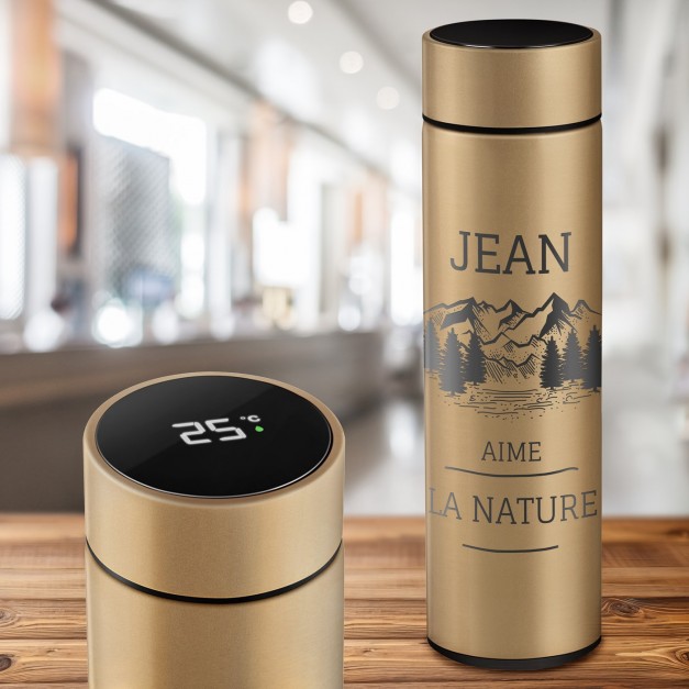 Bouteille isotherme dorée personnalisée avec un affichage LED pour un passionné de montagne