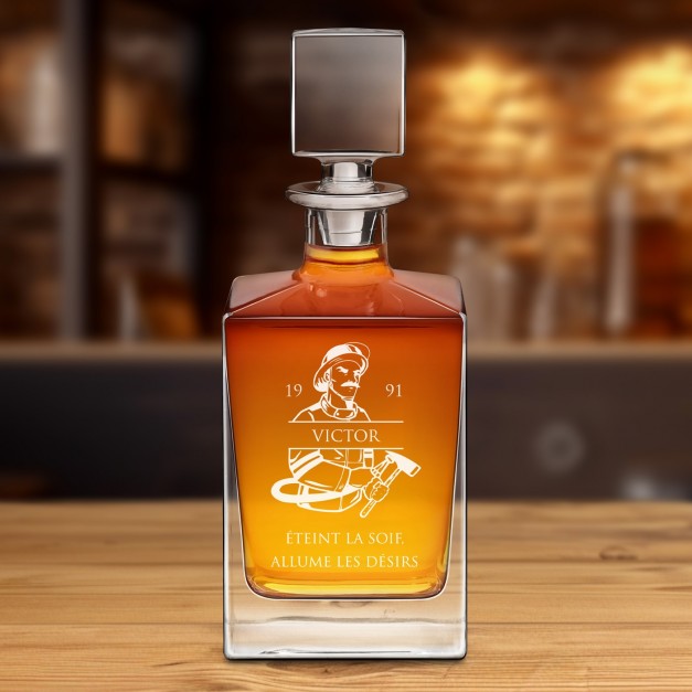 Carafe à whisky Cube avec gravure pour un pompier