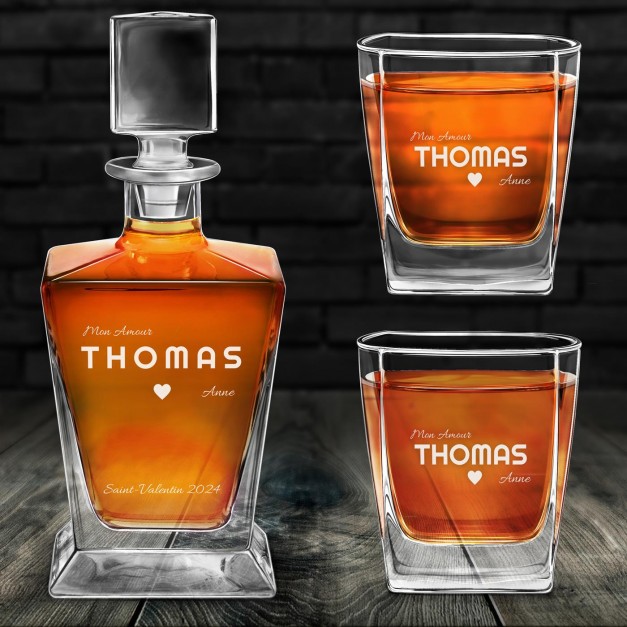 Carafe à whisky Pyramid et 2 verres avec gravure pour la Saint-Valentin