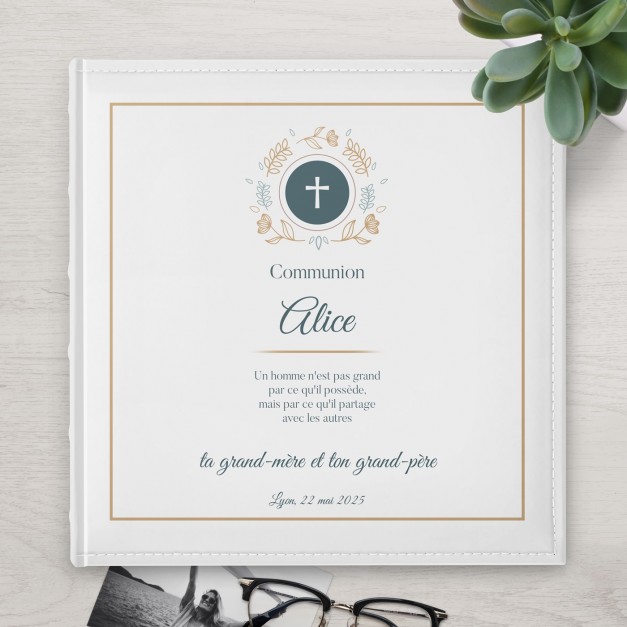 Album photo avec personnalisation pour la première communion d'une petite-fille