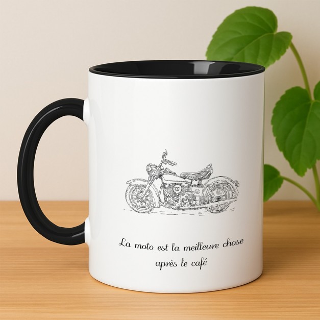 Tasse en céramique blanche et fond noir avec personnalisation pour l'anniversaire d'un motard