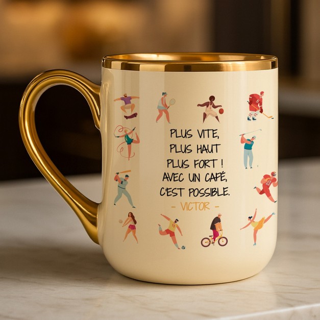 Tasse en céramique beige personnalisée avec bord et anse dorés avec impression pour l'anniversaire d'un sportif