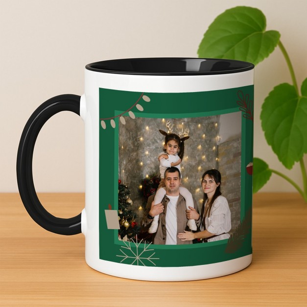 Tasse en céramique blanche et fond noir avec impression avec photo pour une famille pour Noël