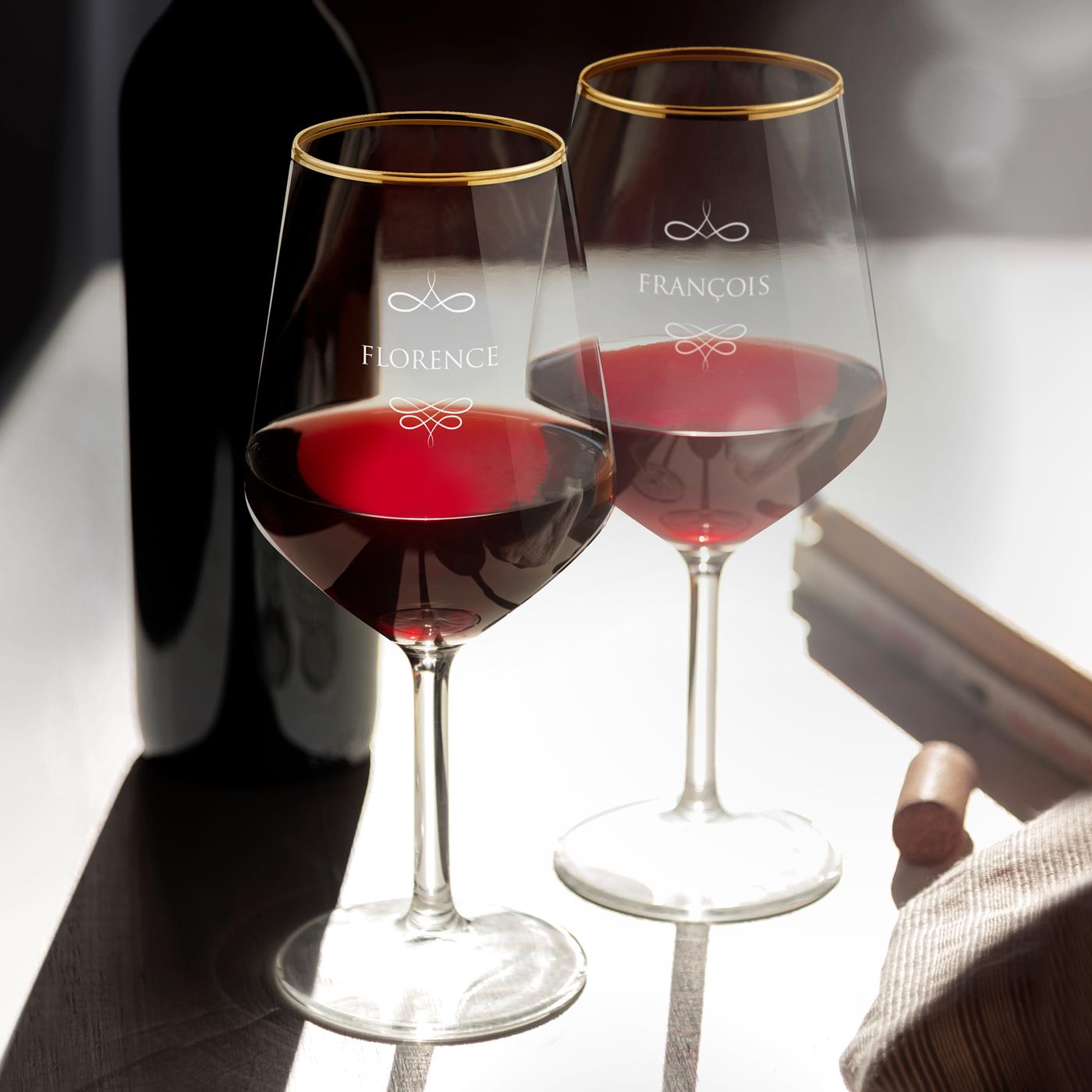 Verres à vin avec gravure