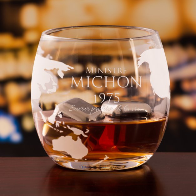 Carafe à whisky Globe avec bateau avec gravure sur 4 verres pour un homme d'affaires