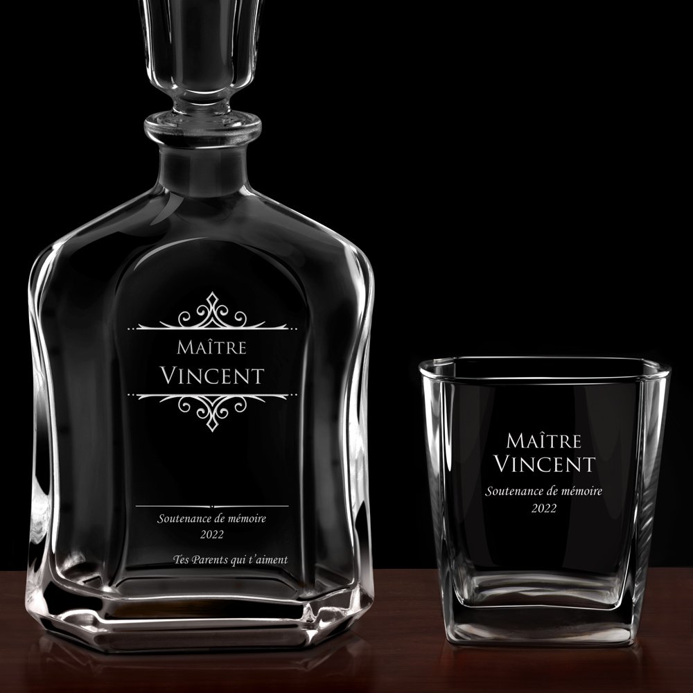 Set Carafe à whisky et 4 verres avec gravure pour un master pour son anniversaire
