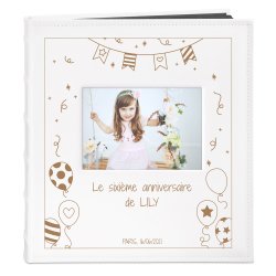 Album photo avec fenêtre et impression pour l'anniversaire d'une petite fille