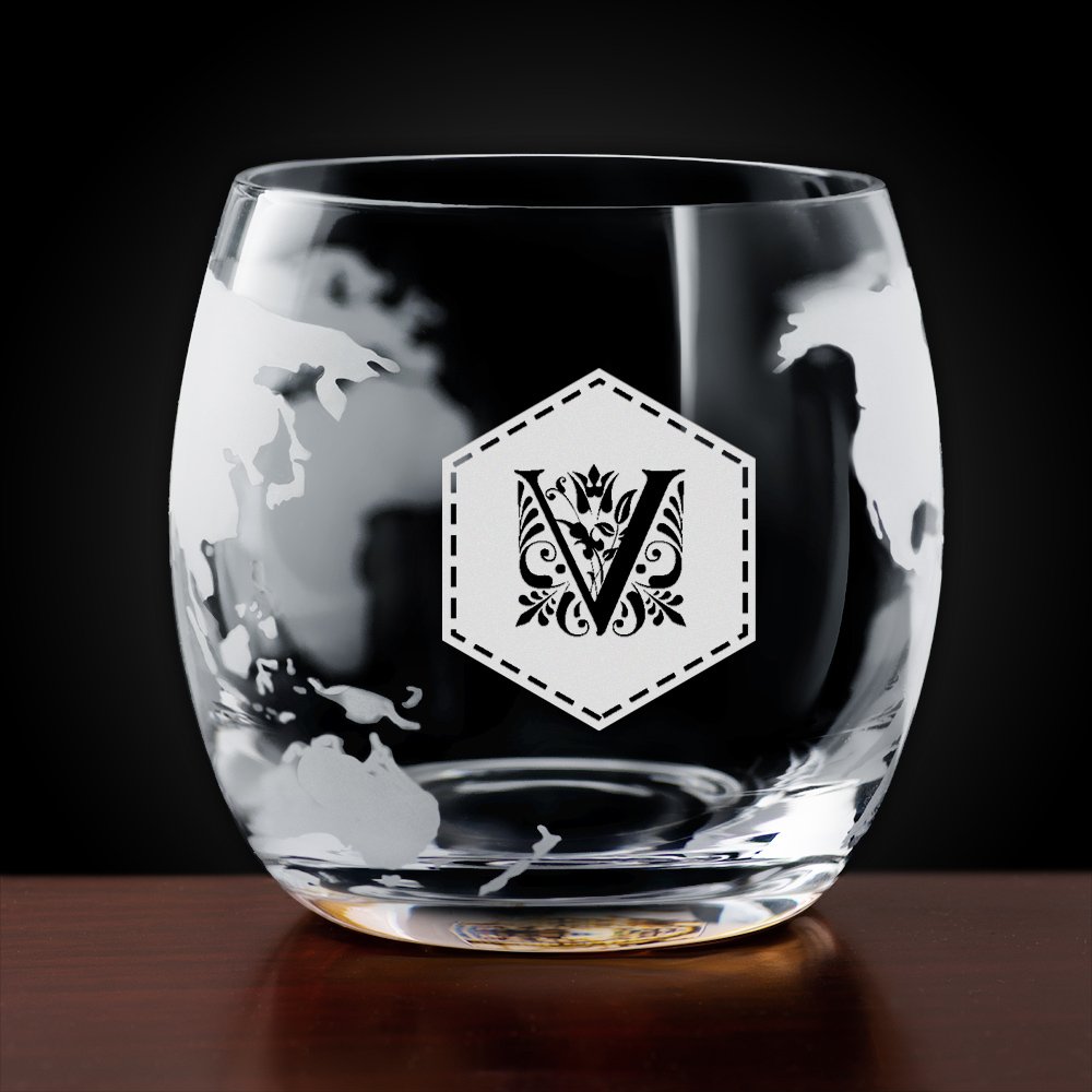 Carafe à whisky Globe avec bateau avec gravure sur 2 verres pour un couple avec une initiale
