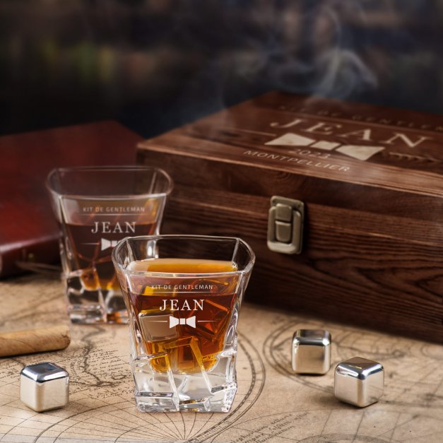 Pierres à whisky avec 2 verres gravés dans une boîte personnalisée pour un ami pour la Saint-Valentin