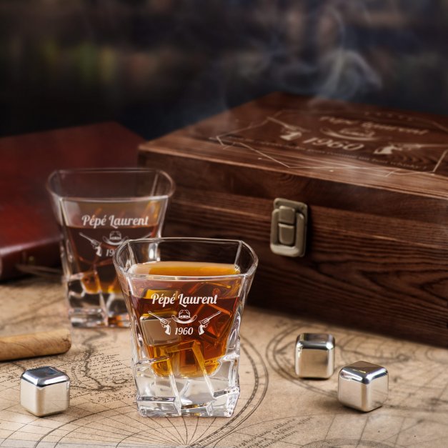 Pierres à whisky avec 2 verres gravés dans une boîte personnalisée pour la fête des grands-pères
