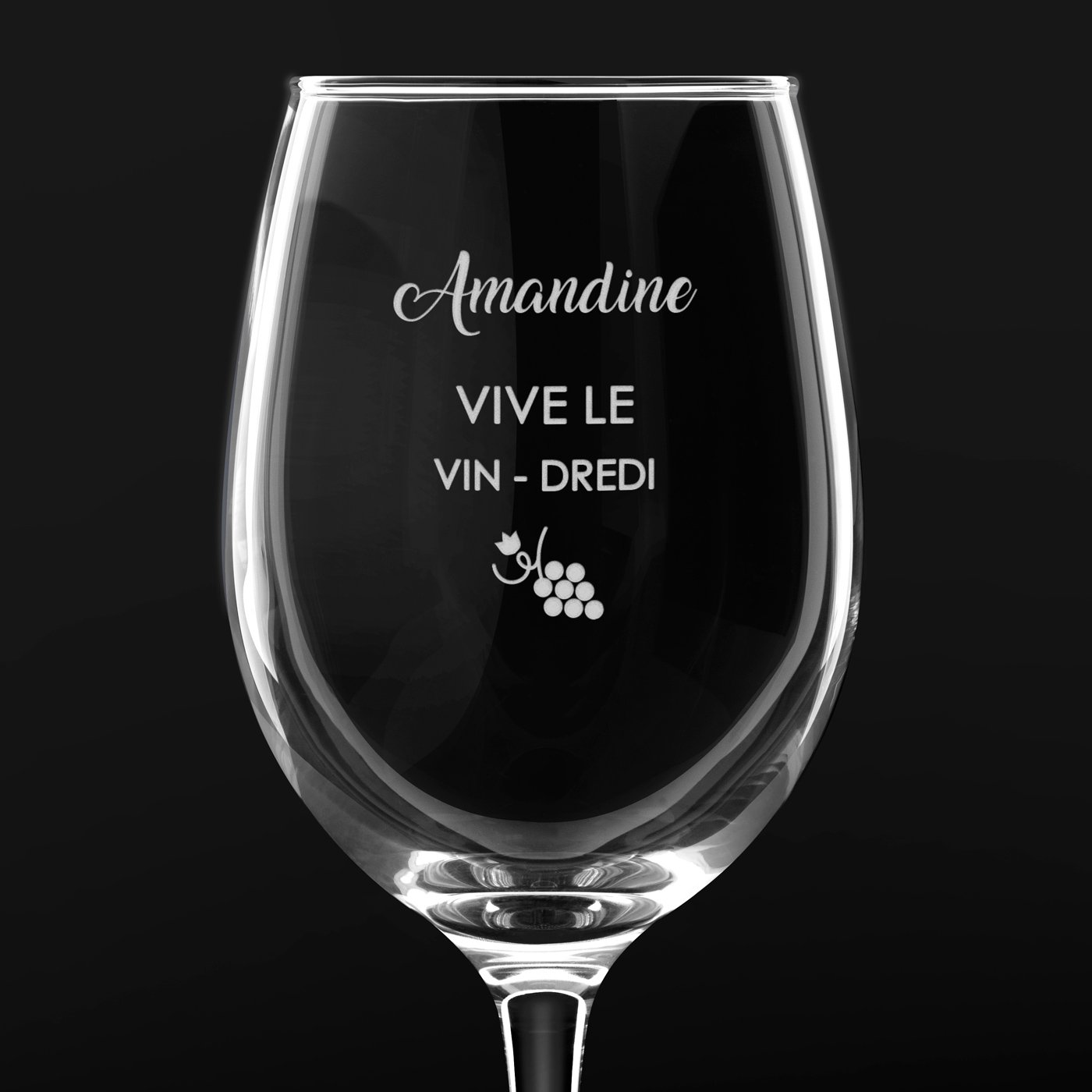 Verre à vin avec gravure pour l'anniversaire d'une copine