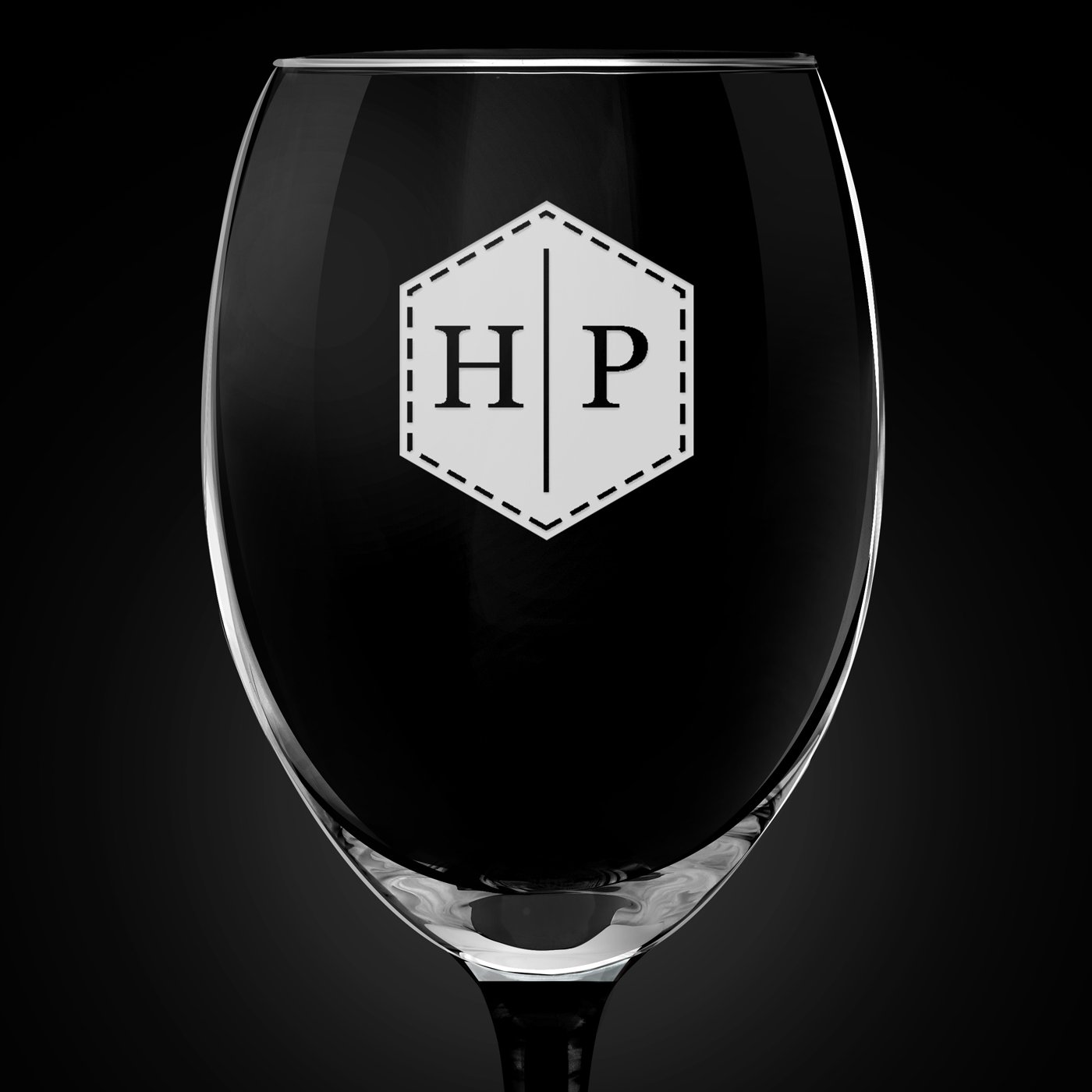 Verre à vin ONYX avec gravure pour proche avec des initiales