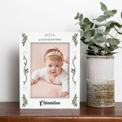 Cadre photo personnalisé en bois blanc pour une petite fille pour son baptême 