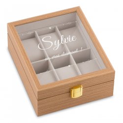 Boîte à montres en bois clair avec gravure pour une femme pour l'anniversaire de mariage