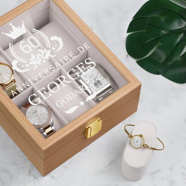 Boîte à montres en bois clair avec gravure pour un homme pour son 60e anniversaire