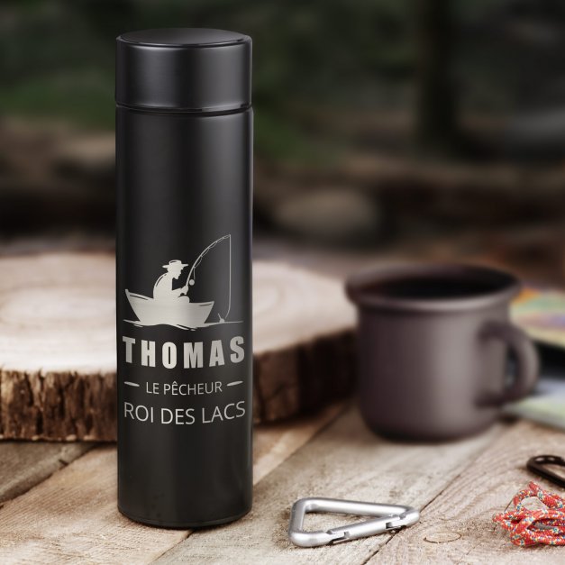 Bouteille isotherme noire avec gravure et avec un affichage LED pour l'anniversaire d'un pêcheur