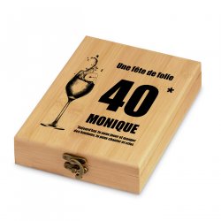Ensemble d'accessoires pour vin avec coffret en bambou personnalisé pour une femme pour son 40e anniversaire