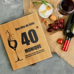 Ensemble d'accessoires pour vin avec coffret en bambou personnalisé pour une femme pour son 40e anniversaire