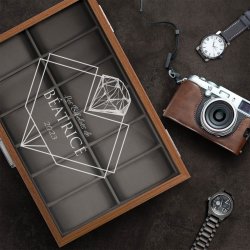 Boîte à montres gravée pour la fête de la femme