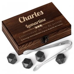 Pierres à whisky dans une boîte en bois avec gravure pour un ami pour enterrement de vie de garçon