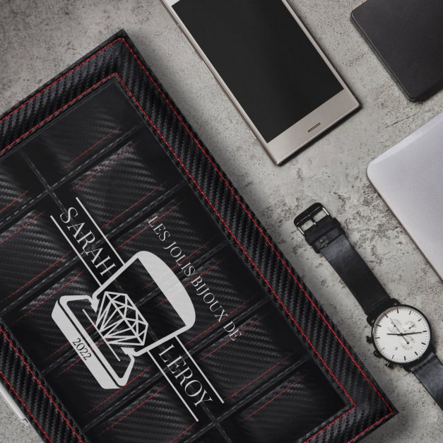 Coffret à montres noir carbone personnalisé pour l'anniversaire d'une copine