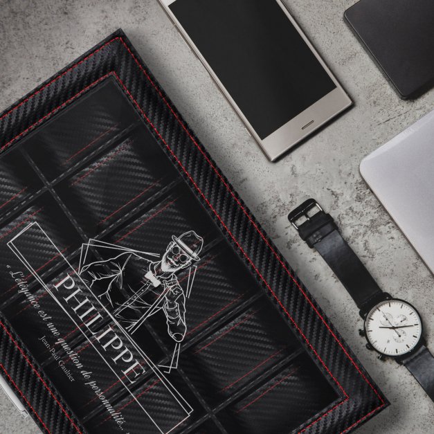 Coffret à montres noir carbone personnalisé pour l'anniversaire d'un copain