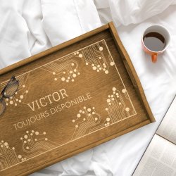 Plateau de lit en bois personnalisé pour l'anniversaire d'un copain