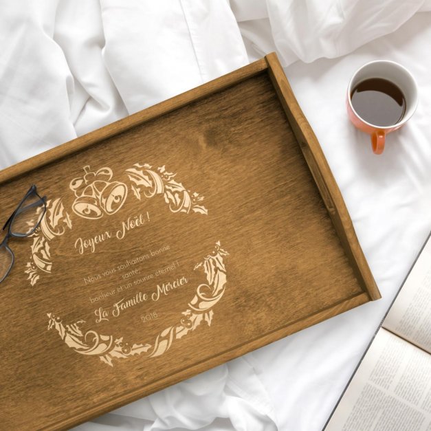 Plateau de lit en bois avec gravure pour des amis pour Noël