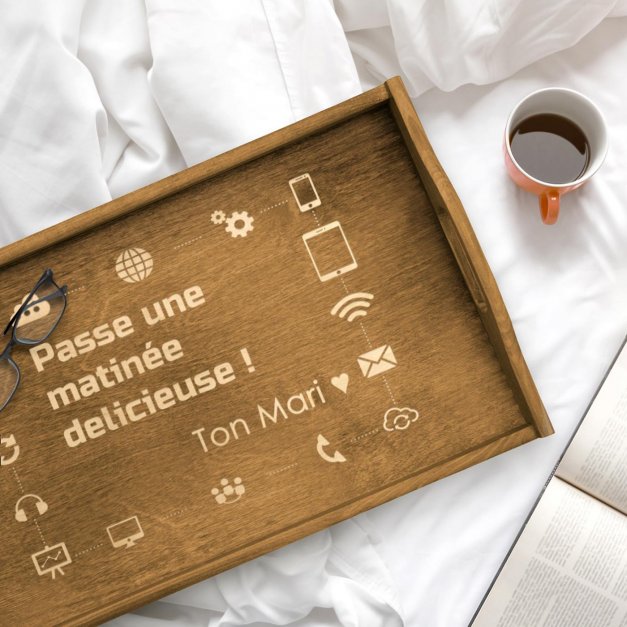 Plateau de lit en bois personnalisé pour l'anniversaire d'une épouse
