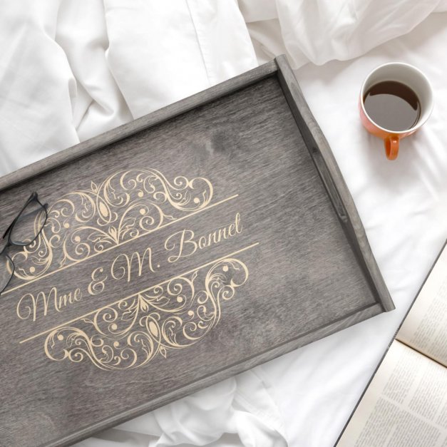 Plateau de lit pliable avec gravure pour des amis pour l'anniversaire de mariage